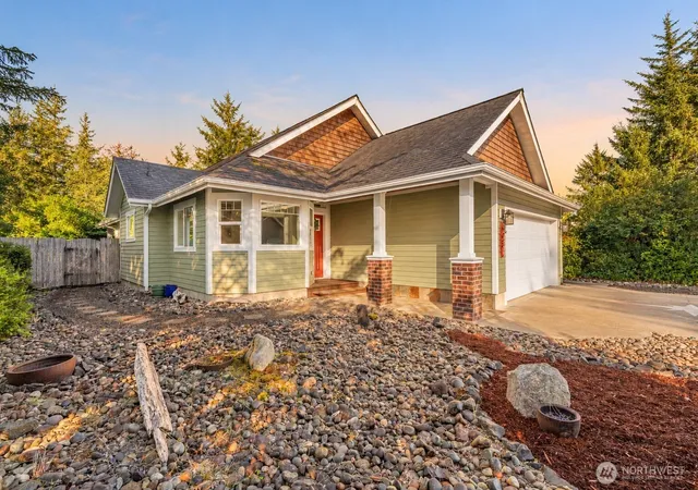 Photo 1 of Single family home for sale at 643 Woodland Loop Ne, Ocean Shores, WA 98569 | MLS# NWM2588092 | Listing updated on 2026-10-15