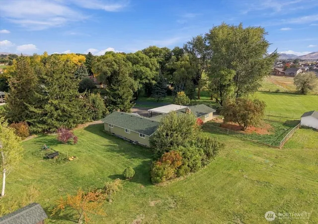 Photo 2 of Single family home for sale at 2104 W Dry Crk Rd, Ellensburg, WA 98926 | MLS# NWM2588096 | Listing updated on 2026-10-02