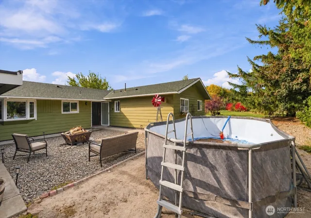 Photo 3 of Single family home for sale at 2104 W Dry Crk Rd, Ellensburg, WA 98926 | MLS# NWM2588096 | Listing updated on 2026-10-02