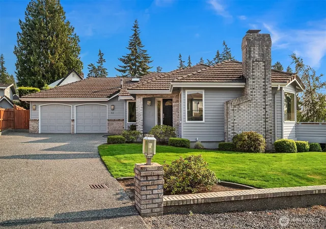 Photo 1 of Single family home for sale at 912 Cedar St, Edmonds, WA 98020 | MLS# NWM2588104 | Listing updated on 2026-10-02