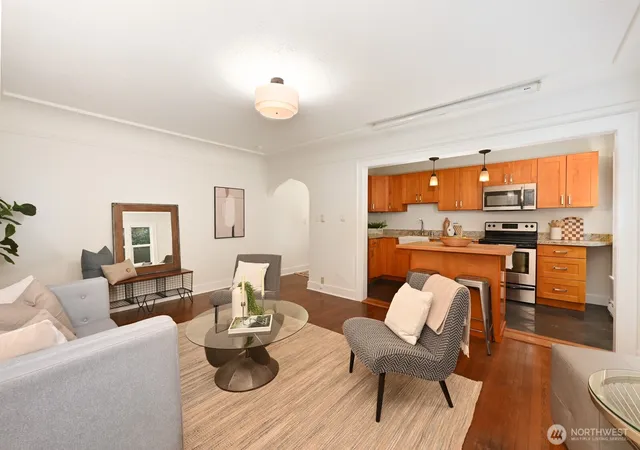 Photo 4 of Condo for sale at 735 Federal Ave E #5, Seattle, WA 98102 | MLS# NWM2588106 | Listing updated on 2026-09-30
