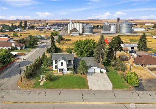 Photo 3 of Single family home for sale at 503 E Poplar St, Waterville, WA 98858 | MLS# NWM2588135 | Listing updated on 2026-10-01
