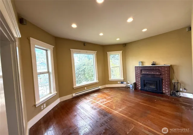 Photo 2 of Single family home for sale at 919 Martin Luther King Jr Way, Seattle, WA 98122 | MLS# NWM2588146 | Listing updated on 2026-09-30
