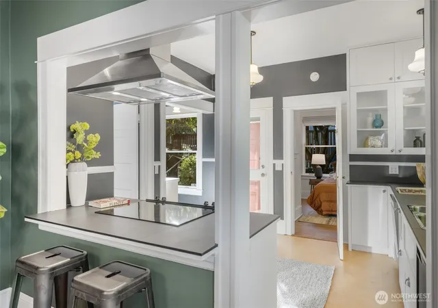 Photo 3 of Single family home for sale at 809 23rd Avenue E, Seattle, WA 98112 | MLS# NWM2588151 | Listing updated on 2026-10-02
