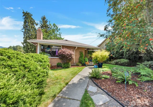 Single family home for sale at 12200 85th Avenue S, Seattle, WA 98178 | MLS# NWM2588158