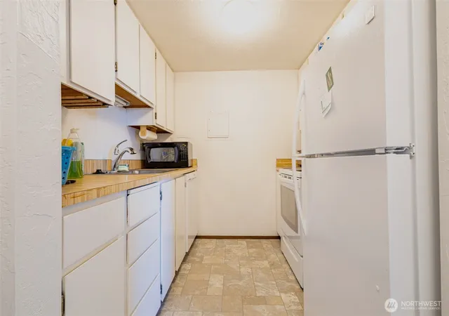 Photo 3 of Condo for sale at 14518 127th Avenue NE #74, Kirkland, WA 98034 | MLS# NWM2588163 | Listing updated on 2026-10-03