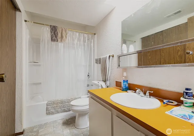Photo 4 of Condo for sale at 14518 127th Avenue NE #74, Kirkland, WA 98034 | MLS# NWM2588163 | Listing updated on 2026-10-03