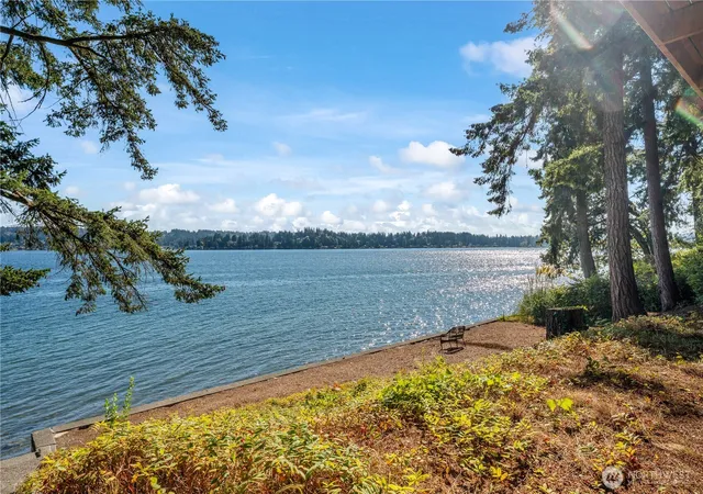 Photo 2 of Single family home for sale at 3773 Erlands Point Rd NW, Bremerton, WA 98312 | MLS# NWM2588164 | Listing updated on 2026-10-10