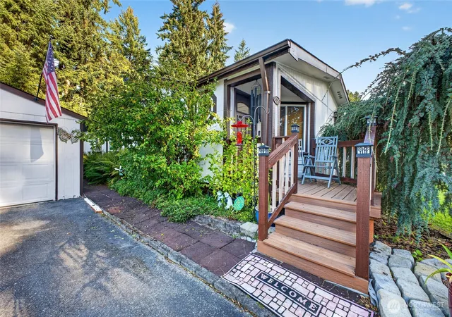 Photo 3 of Manufactured home for sale at 515 181st Street Ct E #4, Spanaway, WA 98387 | MLS# NWM2588167 | Listing updated on 2026-09-30