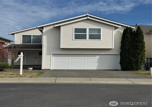 Photo 1 of Single family home for sale at 14611 32nd Place W, Lynnwood, WA 98087 | MLS# NWM2588173 | Listing updated on 2026-09-29