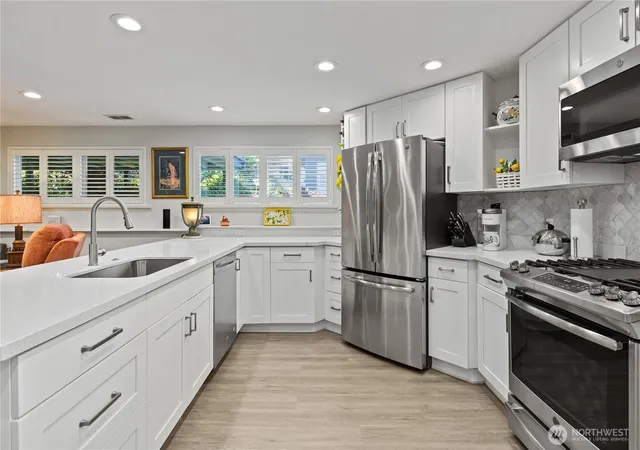 Photo 3 of Single family home for sale at 707 W Bertona St, Seattle, WA 98119 | MLS# NWM2588175 | Listing updated on 2026-10-01