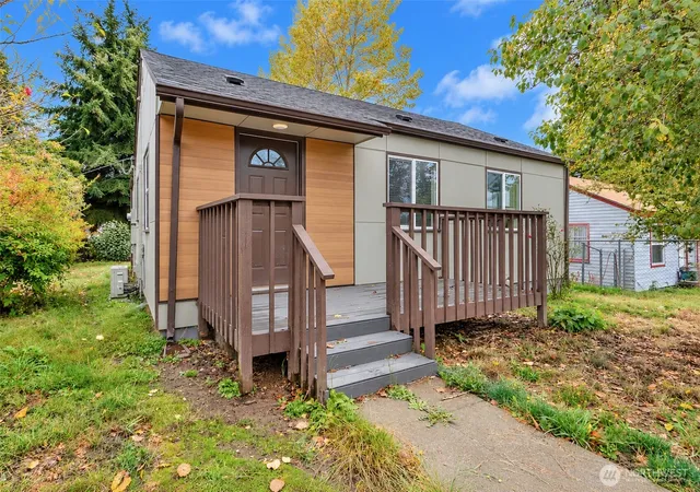 Photo 1 of Single family home for sale at 1407 East 30th St, Tacoma, WA 98404 | MLS# NWM2588178 | Listing updated on 2026-09-29