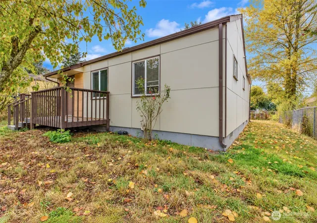 Photo 3 of Single family home for sale at 1407 East 30th St, Tacoma, WA 98404 | MLS# NWM2588178 | Listing updated on 2026-09-29