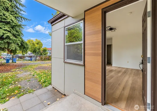 Photo 3 of Single family home for sale at 1407 East 30th St, Tacoma, WA 98404 | MLS# NWM2588178 | Listing updated on 2026-09-29