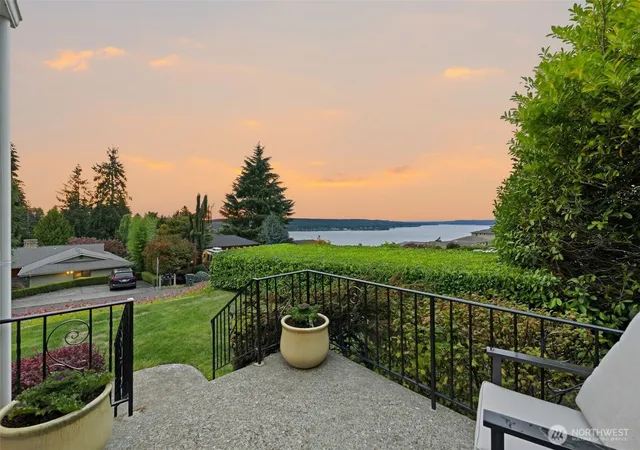 Photo 4 of Single family home for sale at 3719 Olympic Blvd W, University Place, WA 98466 | MLS# NWM2588184 | Listing updated on 2026-10-01