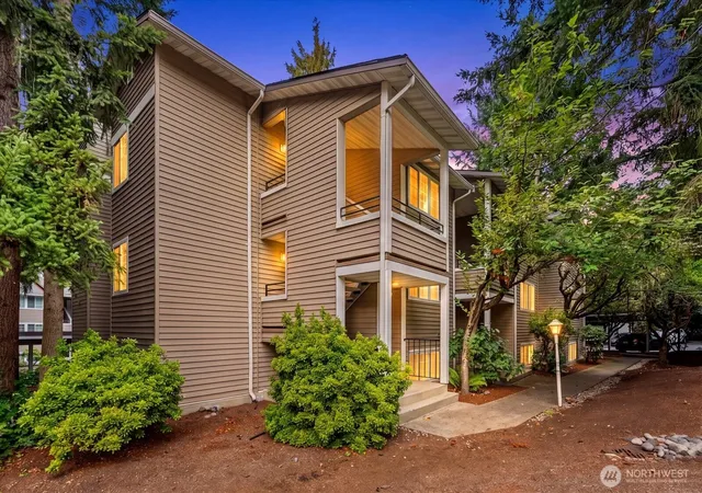 Condo for sale at 10009 NE 120th Lane #B301, Kirkland, WA 98034 | MLS# NWM2588185