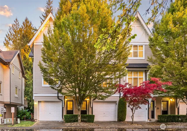 Photo 1 of Townhouse for sale at 22652 Ne Alder Crst Ln, Redmond, WA 98053 | MLS# NWM2588186 | Listing updated on 2026-10-02