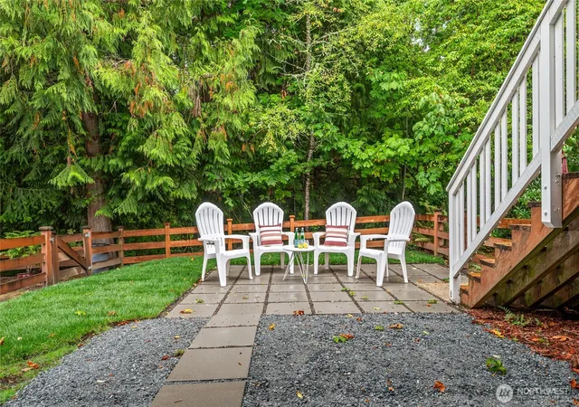 Photo 3 of Townhouse for sale at 22652 Ne Alder Crst Ln, Redmond, WA 98053 | MLS# NWM2588186 | Listing updated on 2026-10-16