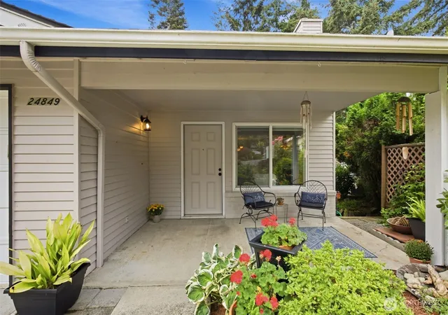 Photo 3 of Single family home for sale at 24849 13th Avenue S, Des Moines, WA 98198 | MLS# NWM2588187 | Listing updated on 2026-10-02