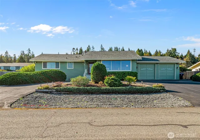 Photo 4 of Single family home for sale at 407 Norman St, Sequim, WA 98382 | MLS# NWM2588189 | Listing updated on 2026-10-01
