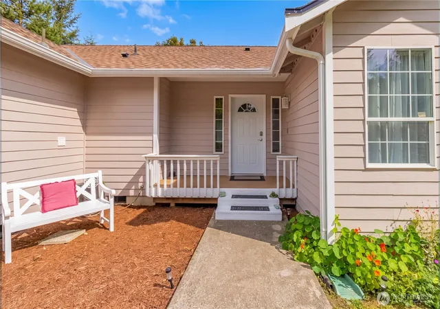 Photo 3 of Single family home for sale at 184 Se Mill Crk Rd, Shelton, WA 98584 | MLS# NWM2588194 | Listing updated on 2026-10-01