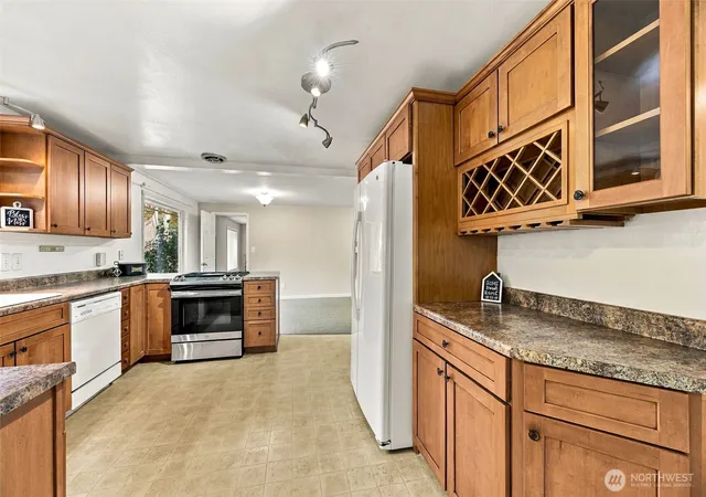 Photo 4 of Single family home for sale at 1805 204th Place SW, Lynnwood, WA 98036 | MLS# NWM2588205 | Listing updated on 2026-10-01