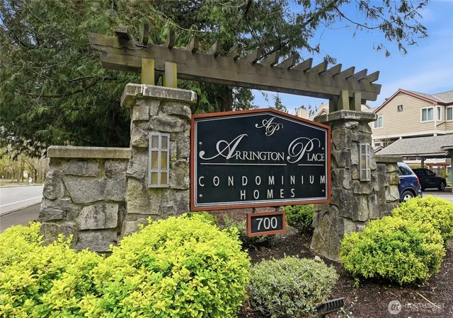 Townhouse for sale at 700 Front St S #E206, Issaquah, WA 98027 | MLS# NWM2588206