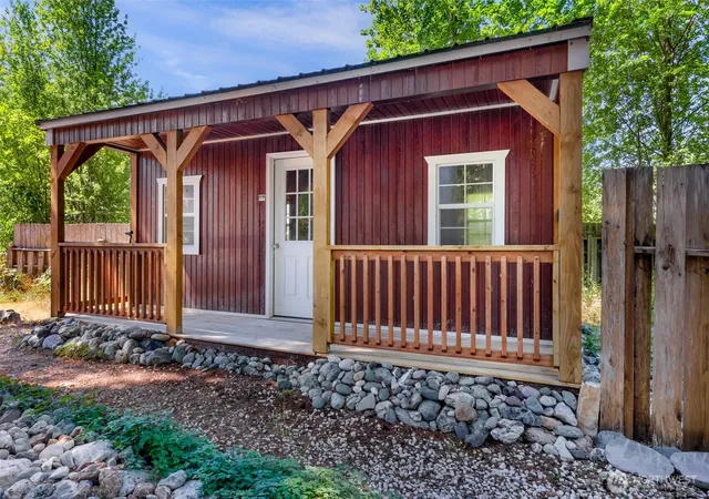 Photo 4 of Manufactured home for sale at 6288 Oak Ct, Maple Falls, WA 98266 | MLS# NWM2588209 | Listing updated on 2026-09-29