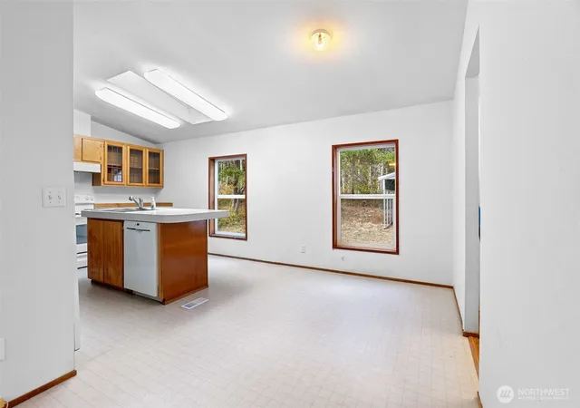 Photo 3 of Manufactured home for sale at 261 E Pinedirosa Rd, Union, WA 98592 | MLS# NWM2588215 | Listing updated on 2026-09-29