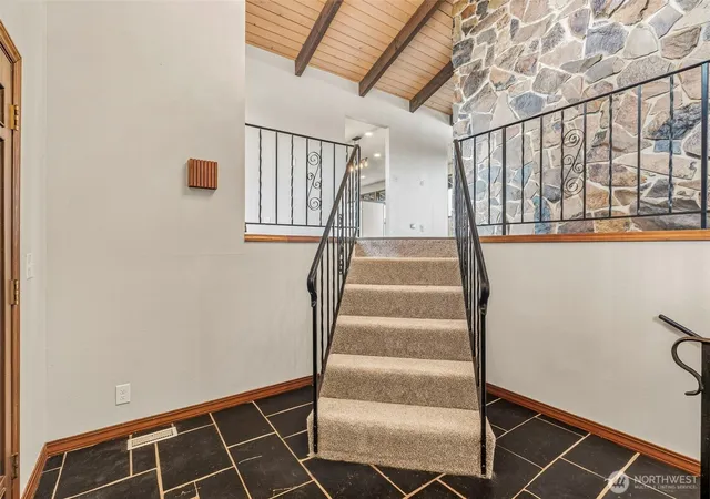 Photo 4 of Single family home for sale at 816 Si Town Rd, Castle Rock, WA 98611 | MLS# NWM2588217 | Listing updated on 2026-09-30