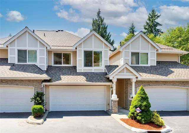 Photo 1 of Townhouse for sale at 6519 Se Cougar Mountain Way, Bellevue, WA 98006 | MLS# NWM2588220 | Listing updated on 2026-09-30