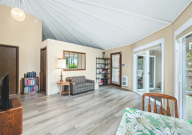 Photo 4 of Single family home for sale at 304 Westcott Dr, Friday Harbor, WA 98250 | MLS# NWM2588223 | Listing updated on 2026-09-29
