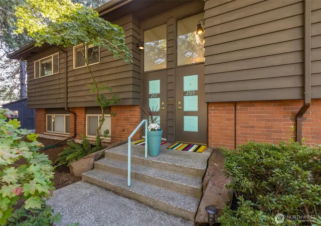 Photo 2 of Single family home for sale at 2515 Ne 106th Place, Seattle, WA 98125 | MLS# NWM2588225 | Listing updated on 2026-09-29