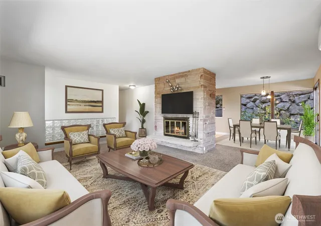 Photo 3 of Single family home for sale at 2515 Ne 106th Place, Seattle, WA 98125 | MLS# NWM2588225 | Listing updated on 2026-09-29