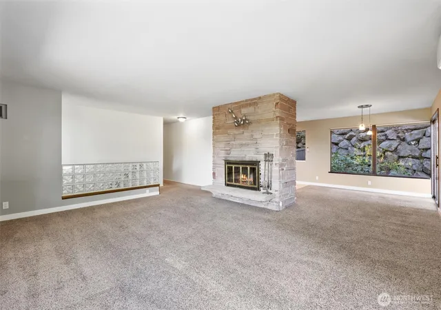 Photo 3 of Single family home for sale at 2515 NE 106th Place, Seattle, WA 98125 | MLS# NWM2588225 | Listing updated on 2026-09-29