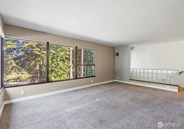 Photo 4 of Single family home for sale at 2515 NE 106th Place, Seattle, WA 98125 | MLS# NWM2588225 | Listing updated on 2026-09-29