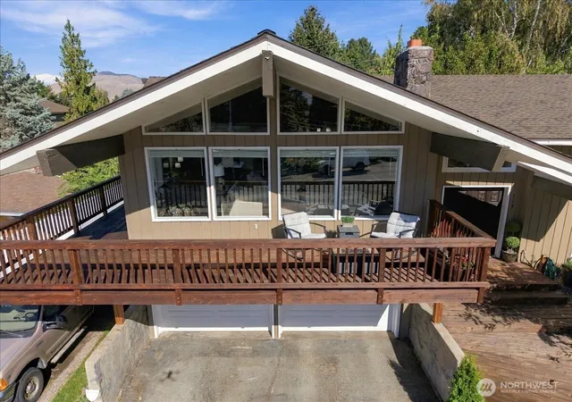 Photo 3 of Single family home for sale at 149 20th Place NE, East Wenatchee, WA 98802 | MLS# NWM2588230 | Listing updated on 2026-10-01