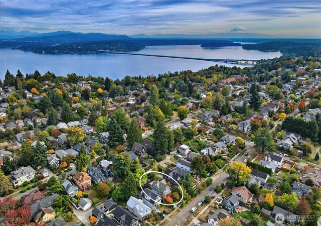 Photo 2 of Single family home for sale at 532 29th Avenue, Seattle, WA 98122 | MLS# NWM2588232 | Listing updated on 2026-10-07