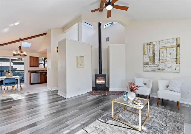 Photo 2 of Single family home for sale at 3018 S 225th Place, Des Moines, WA 98198 | MLS# NWM2588235 | Listing updated on 2026-10-26