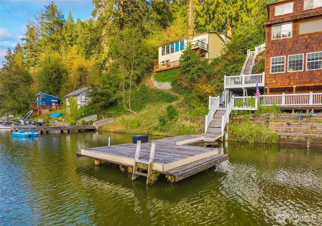 Single family home for sale at 39522 Ski Park Rd E, Eatonville, WA 98328 | MLS# NWM2588236