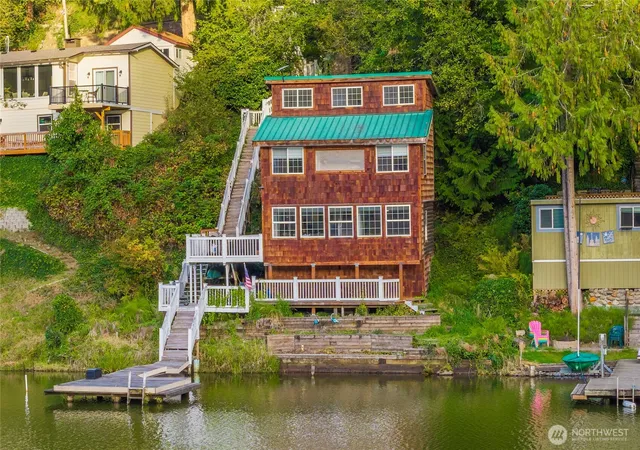 Photo 2 of Single family home for sale at 39522 Ski Park Rd E, Eatonville, WA 98328 | MLS# NWM2588236 | Listing updated on 2026-09-29