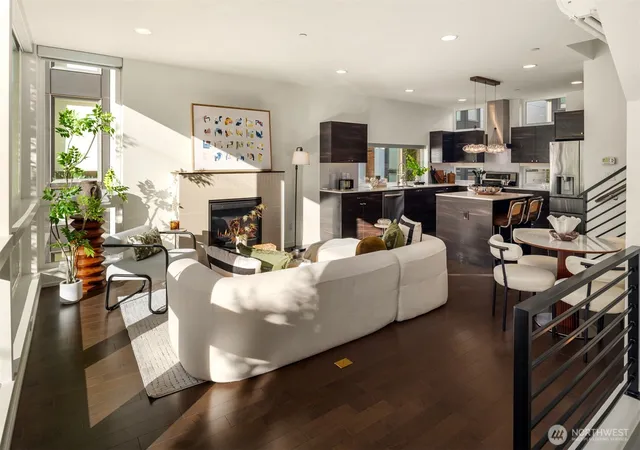 Photo 2 of Sale Pending at 1140 10th Avenue E #B, Seattle, WA 98102 | MLS# NWM2588239 | Listing updated on 2026-10-11