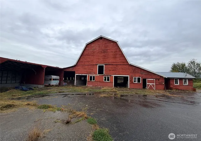 Photo 1 of Single family home for sale at 3170 E Smith Rd, Bellingham, WA 98226 | MLS# NWM2588240 | Listing updated on 2026-10-01