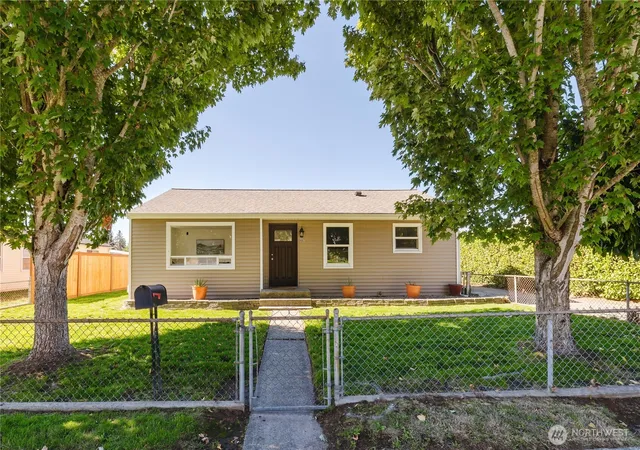 Single family home for sale at 3227 Solie Ave, Bremerton, WA 98310 | MLS# NWM2588243