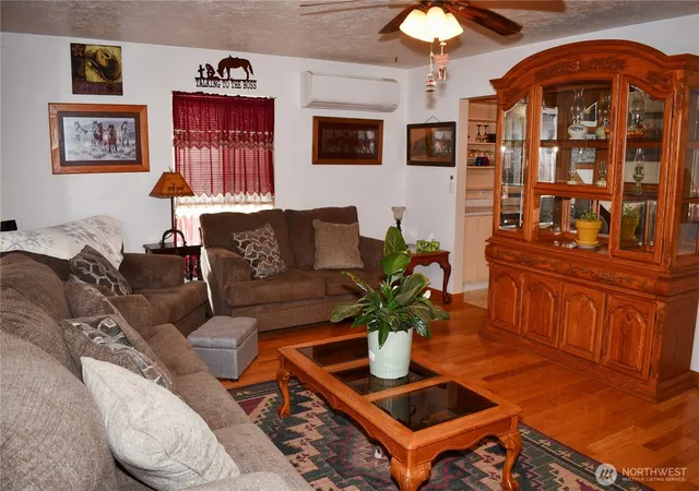 Photo 4 of Single family home for sale at 84570 Ringer Rd, Milton Freewater, OR 97862 | MLS# NWM2588245 | Listing updated on 2026-10-01