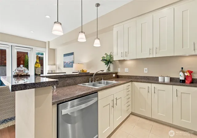 Photo 4 of Townhouse for sale at 61 Pine #206, Edmonds, WA 98020 | MLS# NWM2588256 | Listing updated on 2026-10-02