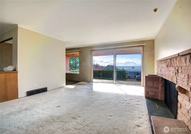 Photo 4 of Sale Pending at 9037 38th Avenue SW, Seattle, WA 98126 | MLS# NWM2588269 | Listing updated on 2026-10-01