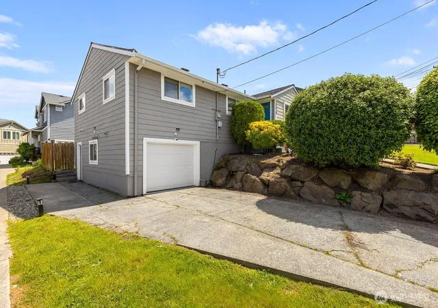 Photo 2 of Single family home for sale at 10038 59th Avenue, Seattle, WA 98178 | MLS# NWM2588274 | Listing updated on 2026-10-15