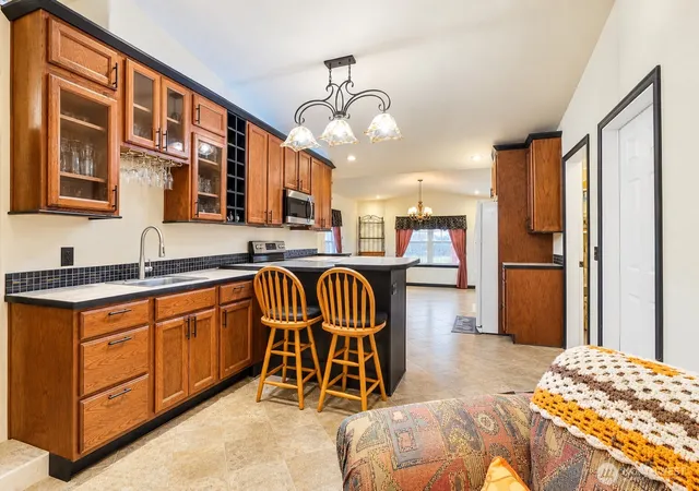 Photo 4 of Single family home for sale at 3818 Thayer Rd NE, Moses Lake, WA 98837 | MLS# NWM2588279 | Listing updated on 2026-09-29