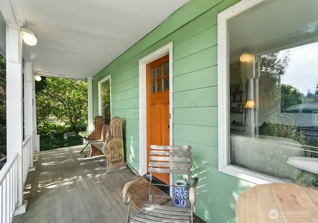 Photo 2 of Single family home for sale at 2112 Ne 55th Street, Seattle, WA 98105 | MLS# NWM2588282 | Listing updated on 2026-10-09